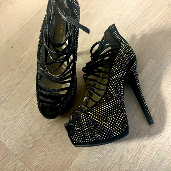 USED 6in OPEN TOE, BLACK AND DIAMOND STUDDED STILETTO - Picture 2 of 5